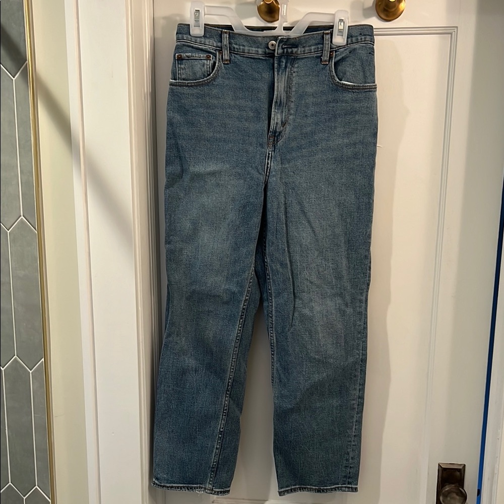 Abercrombie & Fitch The Ankle Straight Ultra High Rise Curve Love Jeans